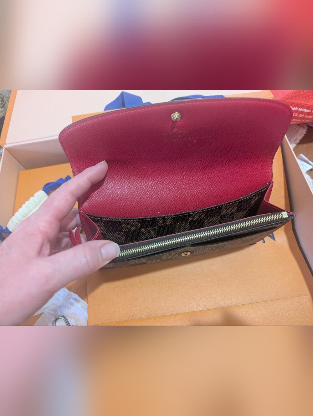 Louis Vuitton Sarah Wallet - Picture 4 of 5